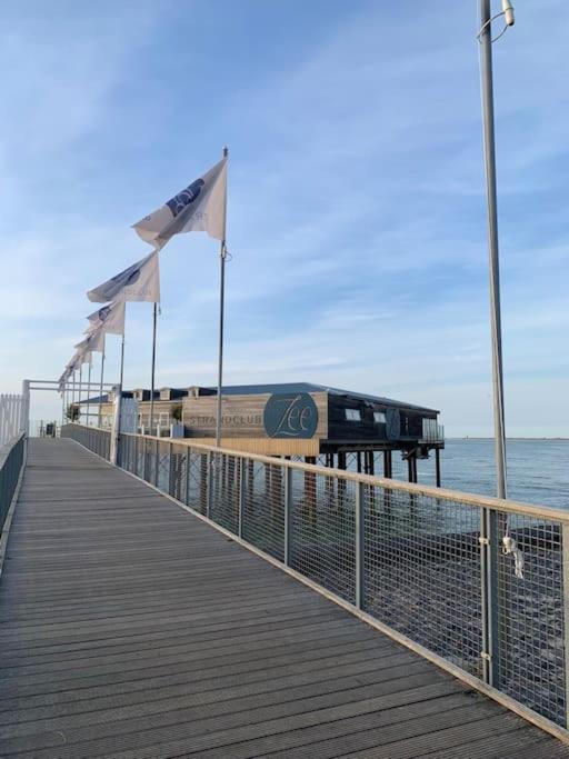 Huebsches Ferienhaus In Ouddorp - Fusslaeufig Zum Strand Und Zentrum Eksteriør bilde