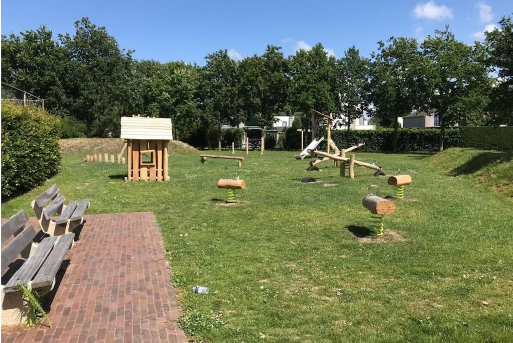 Huebsches Ferienhaus In Ouddorp - Fusslaeufig Zum Strand Und Zentrum Eksteriør bilde