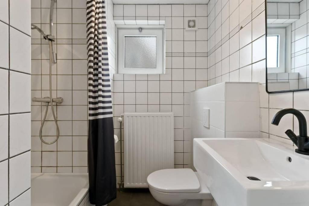 Huebsches Ferienhaus In Ouddorp - Fusslaeufig Zum Strand Und Zentrum Eksteriør bilde