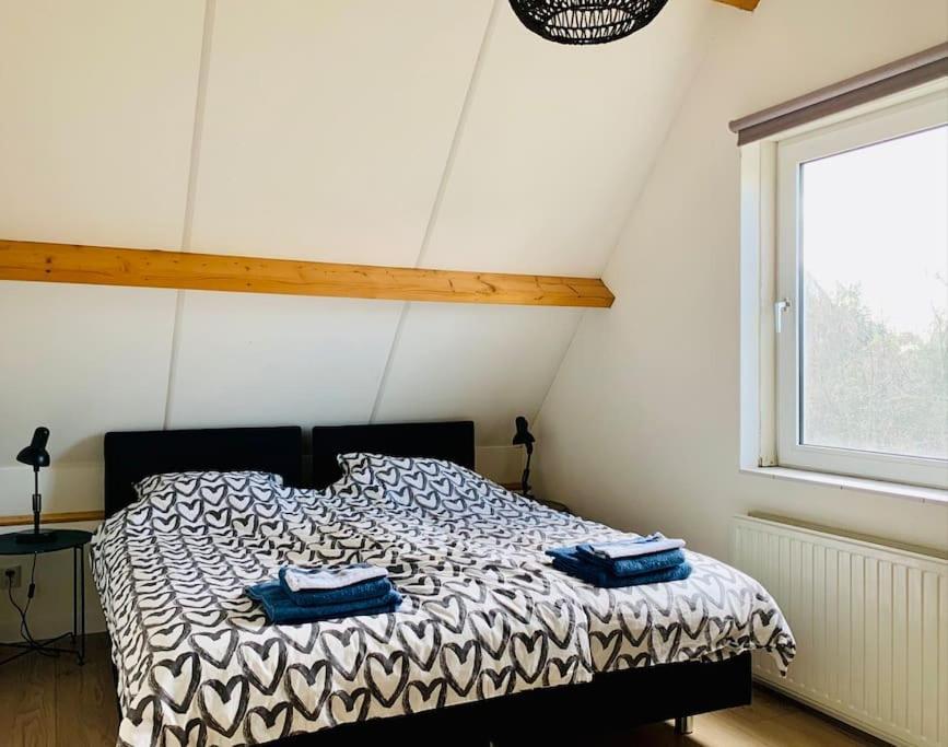 Huebsches Ferienhaus In Ouddorp - Fusslaeufig Zum Strand Und Zentrum Eksteriør bilde