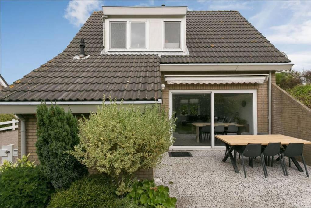 Huebsches Ferienhaus In Ouddorp - Fusslaeufig Zum Strand Und Zentrum Eksteriør bilde