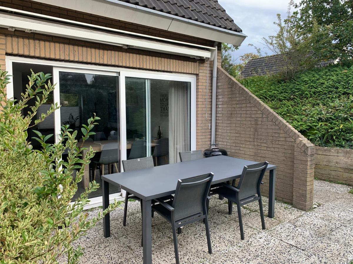 Huebsches Ferienhaus In Ouddorp - Fusslaeufig Zum Strand Und Zentrum Eksteriør bilde