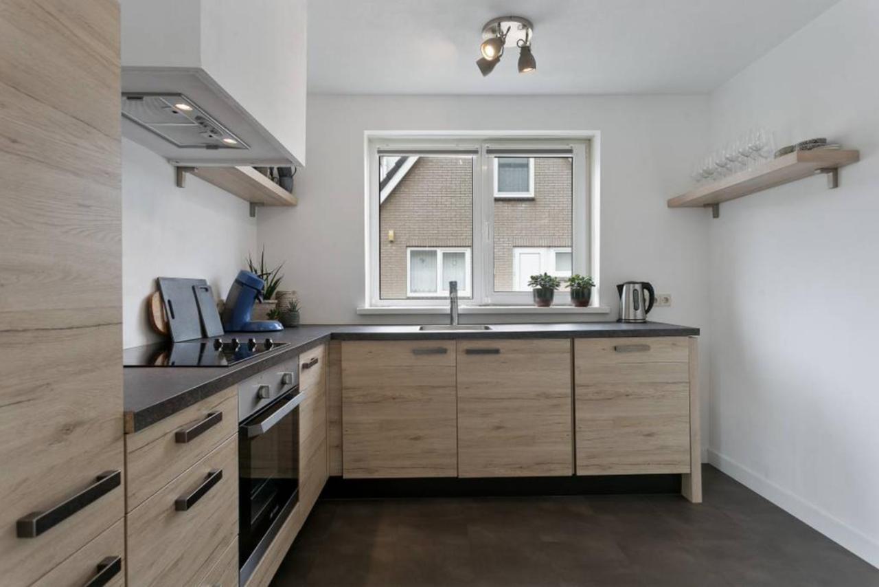 Huebsches Ferienhaus In Ouddorp - Fusslaeufig Zum Strand Und Zentrum Eksteriør bilde